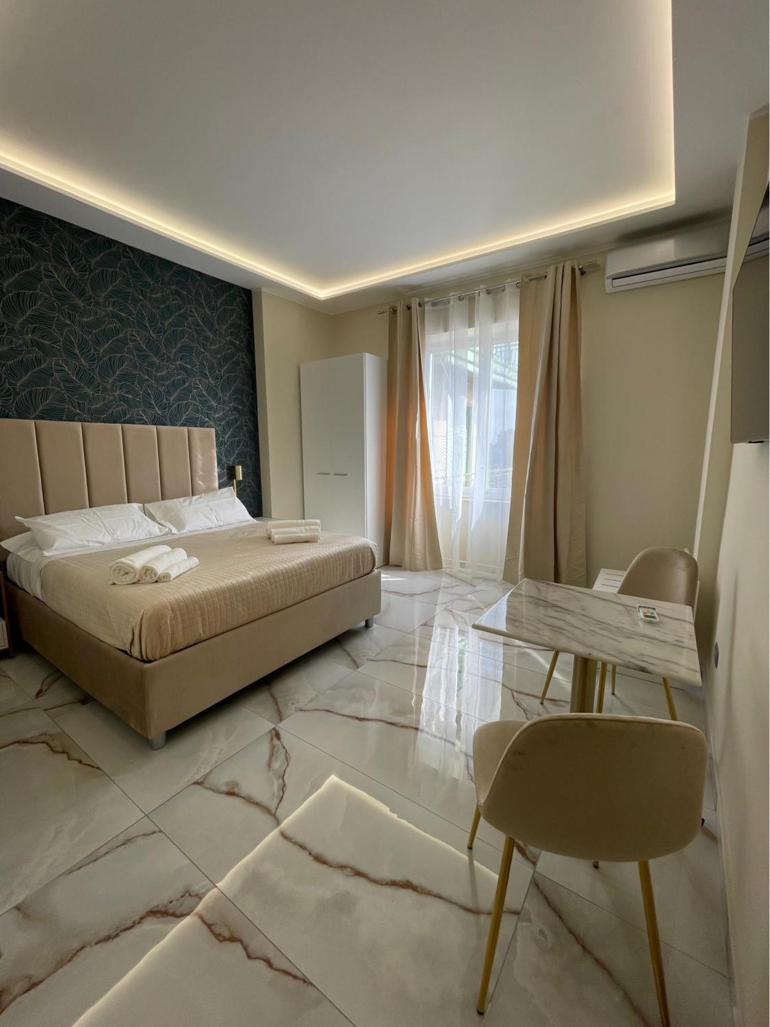 Napoli Central Suites Esterno foto