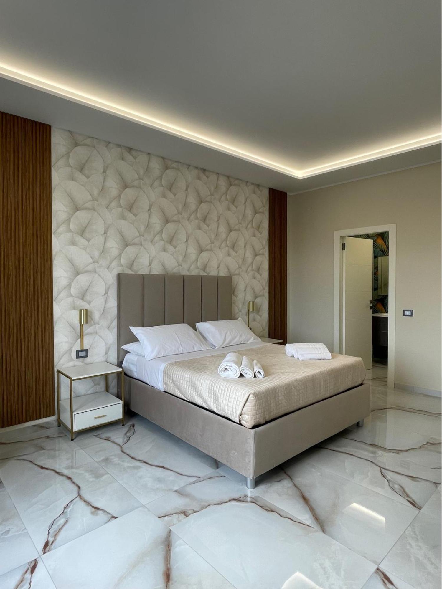 Napoli Central Suites Esterno foto