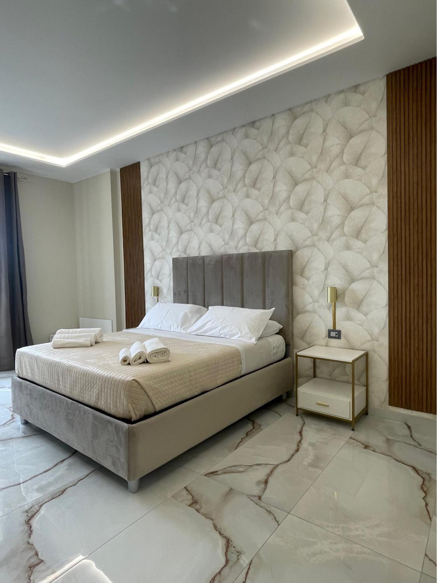 Napoli Central Suites Esterno foto