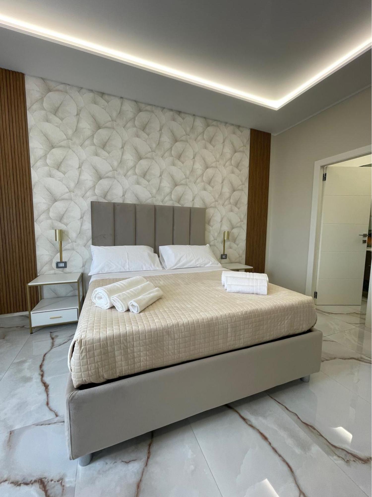 Napoli Central Suites Esterno foto